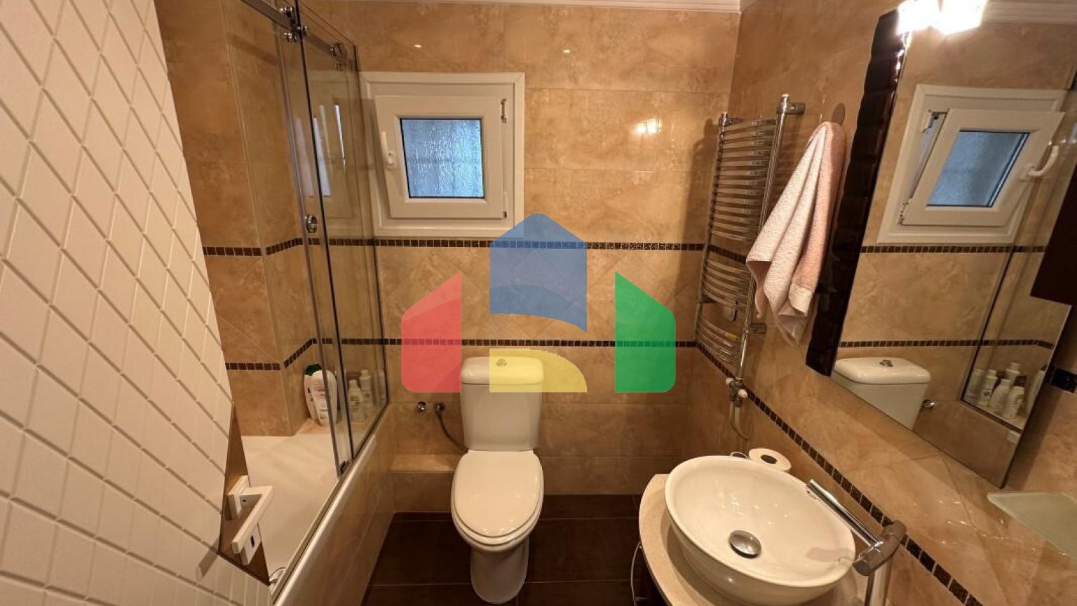 Продаж - Таунхаус 180 m² в передмісті Салонік