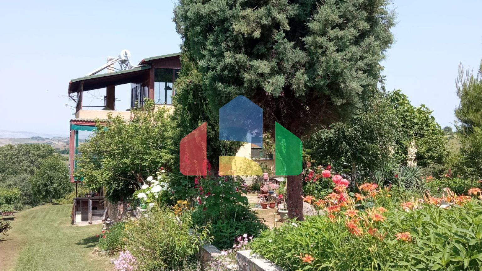 Продаж - Котедж 240 m² в передмісті Салонік