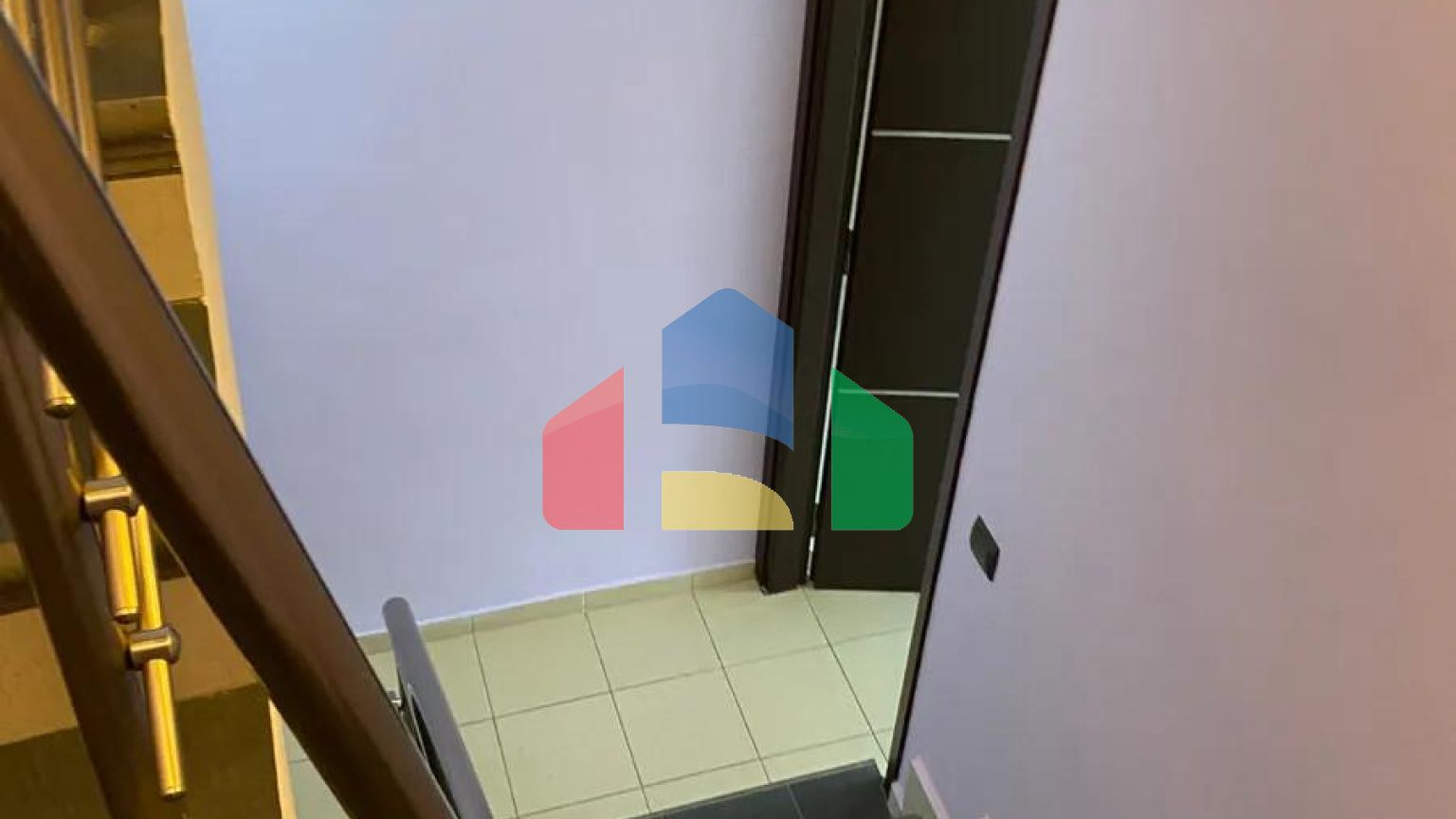 Продаж - Квартира 190 m² Евія