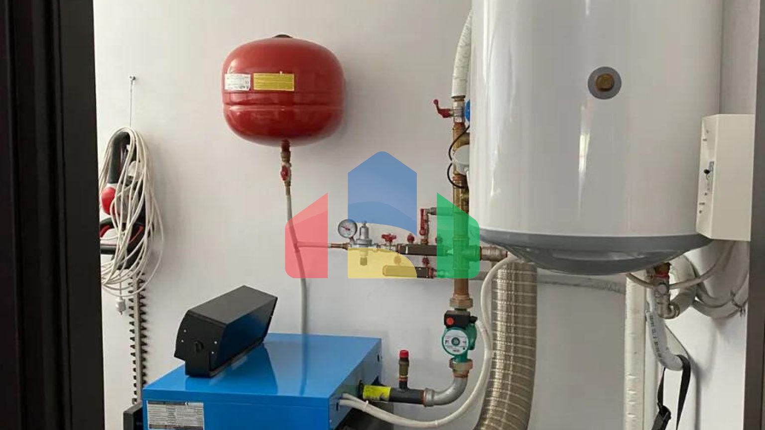 Продаж - Квартира 190 m² Евія