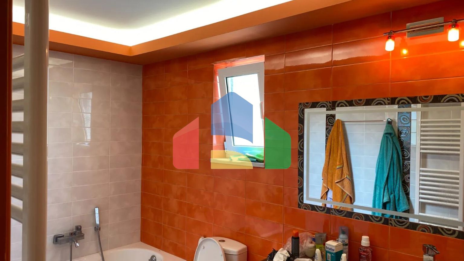 Продаж - Квартира 190 m² Евія