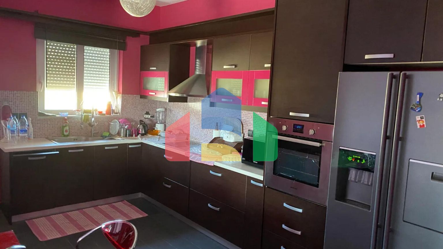 Продаж - Квартира 190 m² Евія