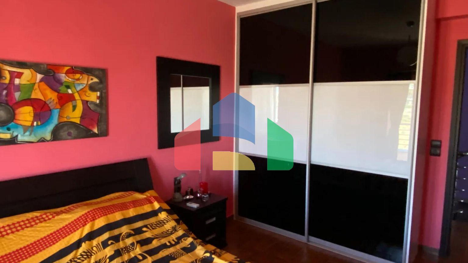 Продаж - Квартира 190 m² Евія