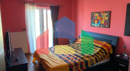 Продаж - Квартира 190 m² Евія