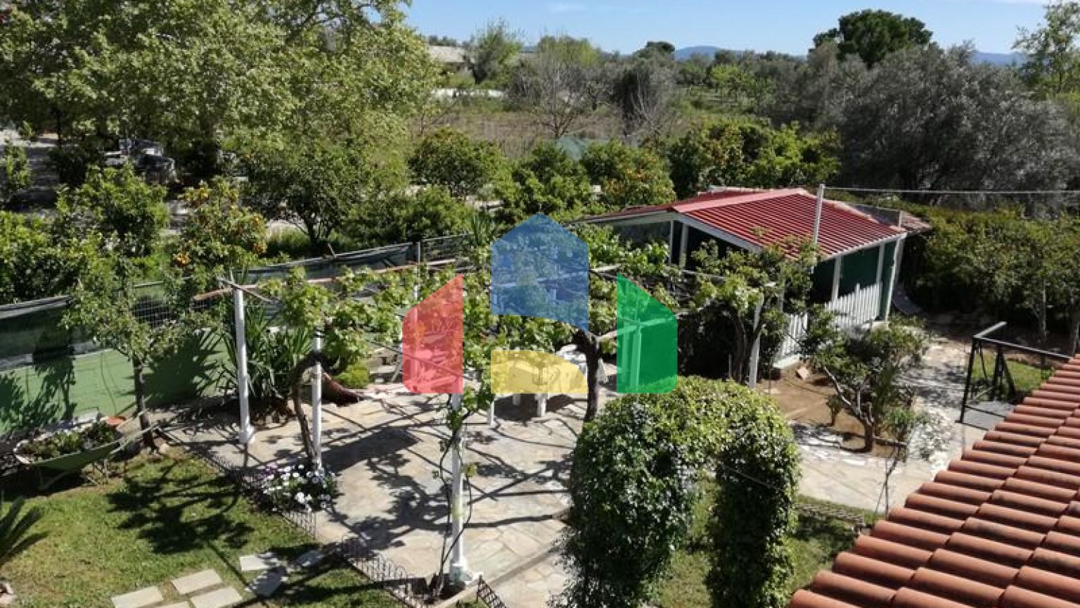 Продажа - Коттедж 100 m² Эвия