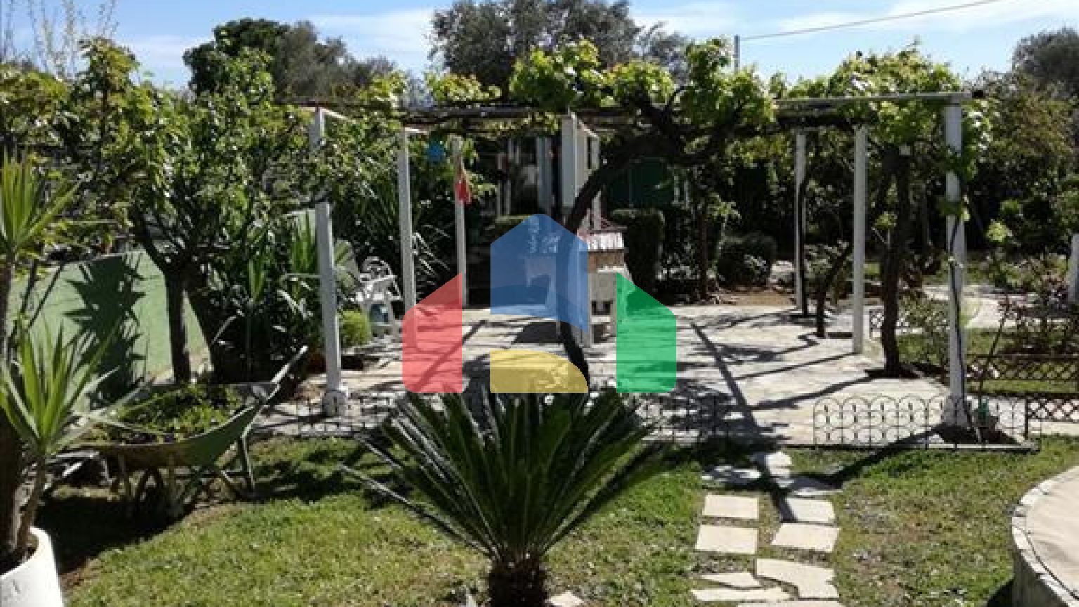 Продажа - Коттедж 100 m² Эвия