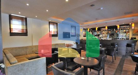 Продаж - Готель 900 m² Евія