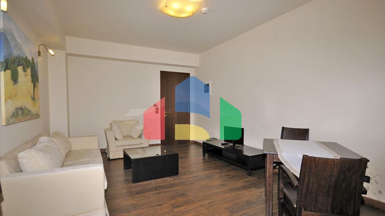 Продаж - Готель 900 m² Евія