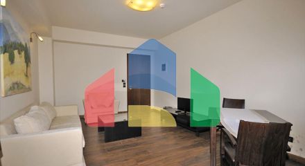 Продаж - Готель 900 m² Евія