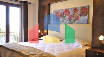 Продаж - Готель 900 m² Евія