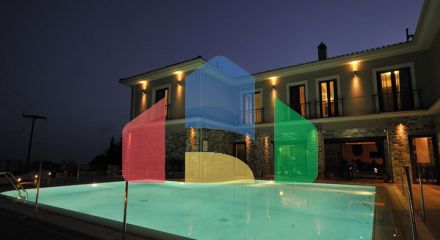 Продаж - Готель 900 m² Евія