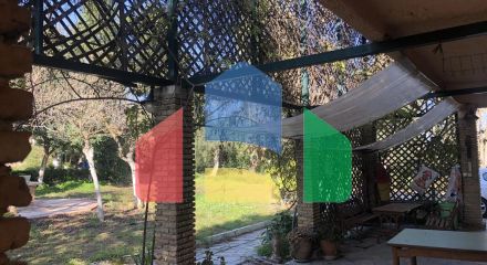 Продаж - Котедж 411 m² Евія