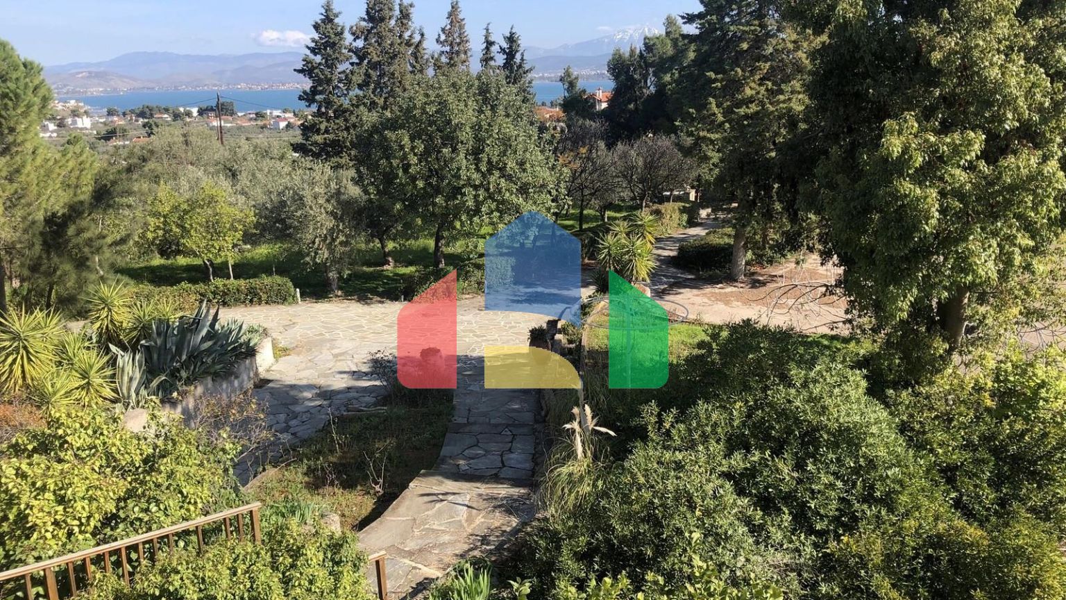 Продаж - Котедж 411 m² Евія