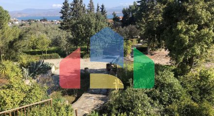 Продаж - Котедж 411 m² Евія