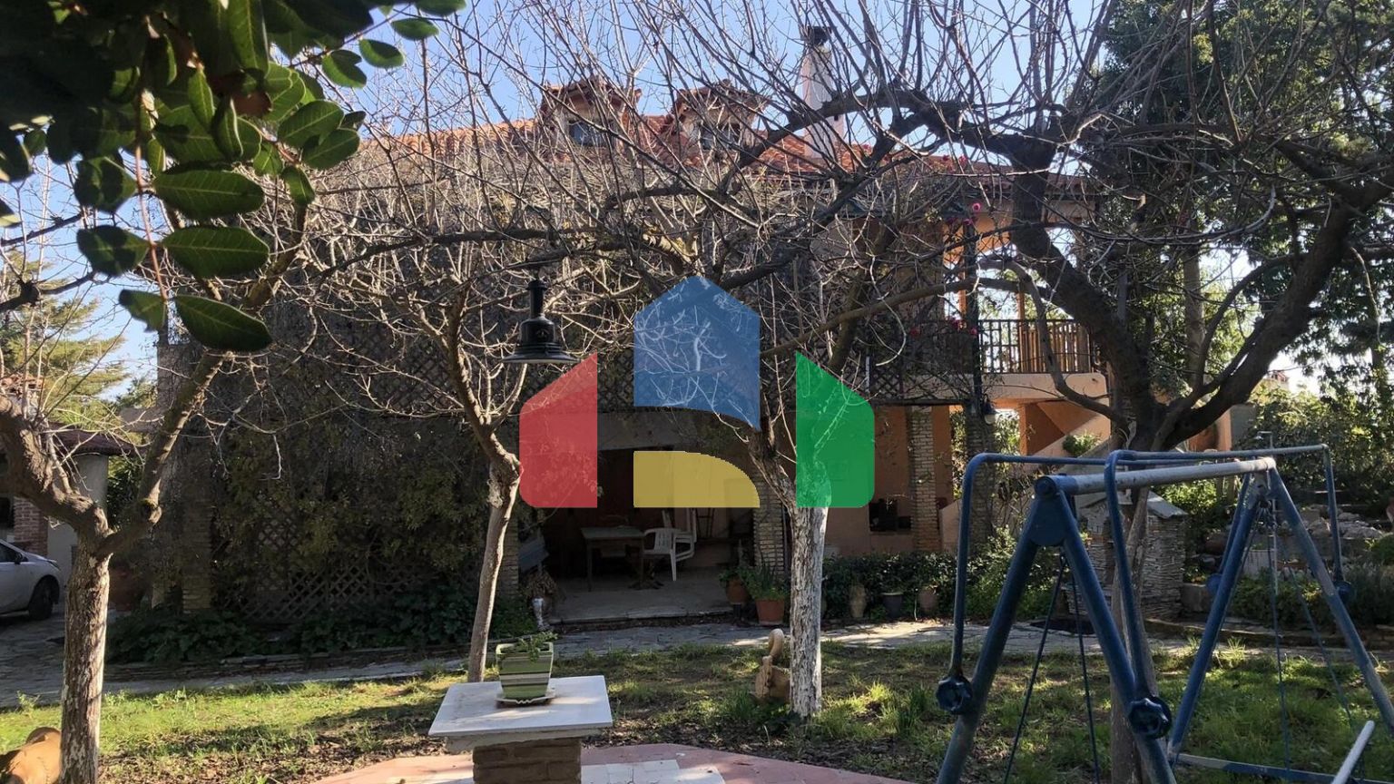 Продаж - Котедж 411 m² Евія