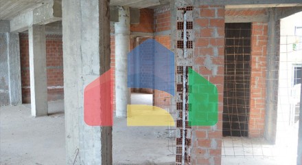 Продаж - Будівля 470 m² Евія