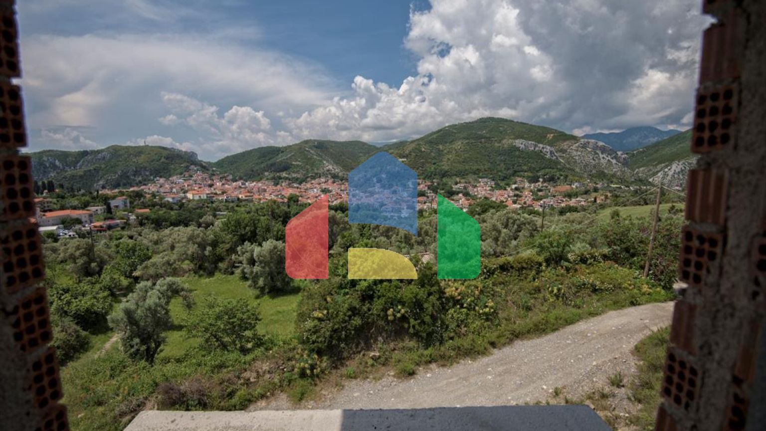 Продаж - Таунхаус 196 m² Евія