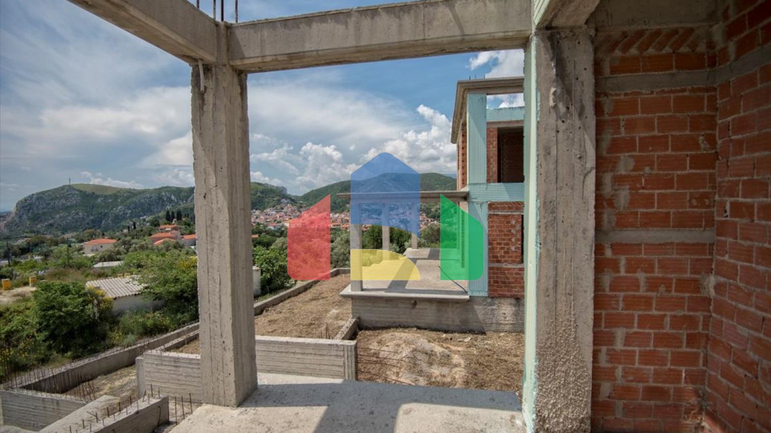 Продаж - Таунхаус 196 m² Евія