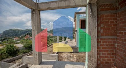 Продаж - Таунхаус 196 m² Евія