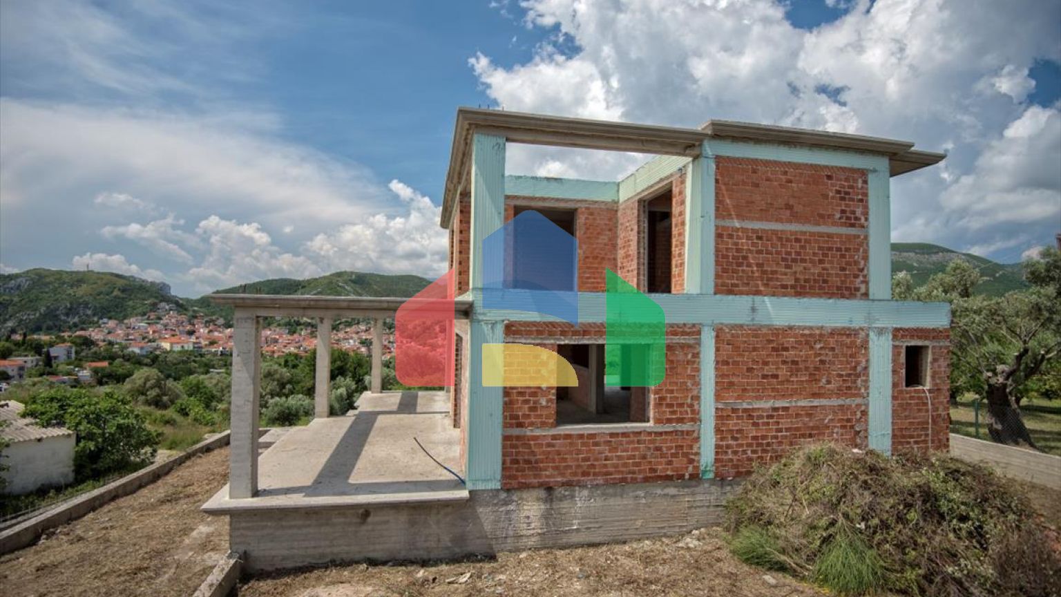 Продаж - Таунхаус 196 m² Евія