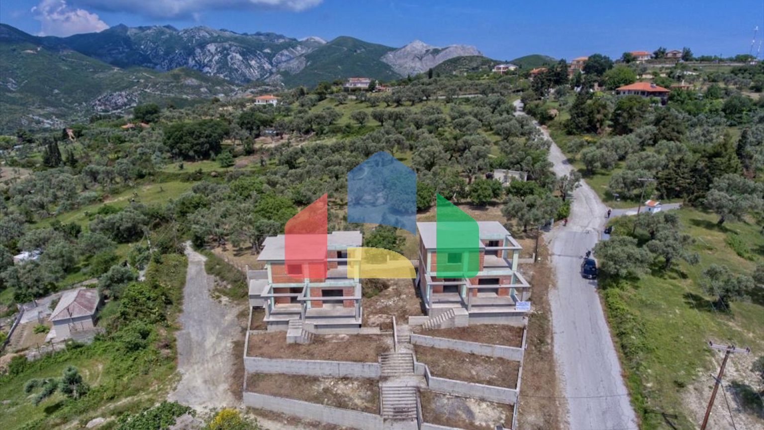 Продаж - Таунхаус 196 m² Евія