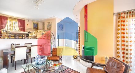 Продаж - Котедж 312 m² Евія