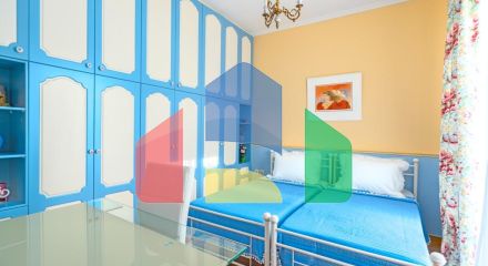 Продаж - Котедж 312 m² Евія