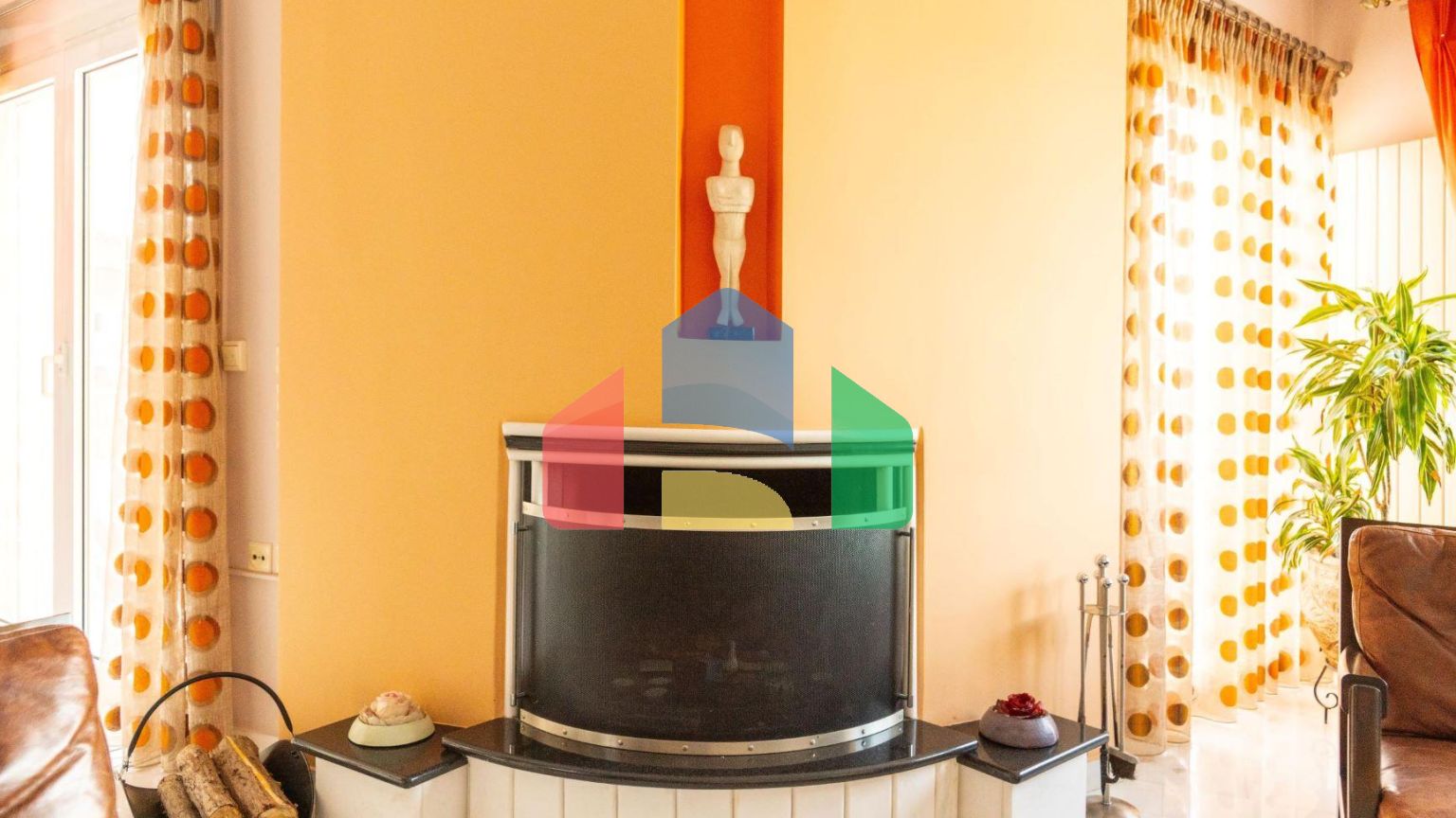 Продаж - Котедж 312 m² Евія