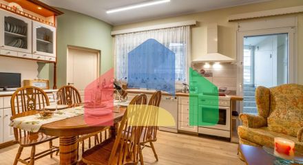 Продаж - Котедж 312 m² Евія