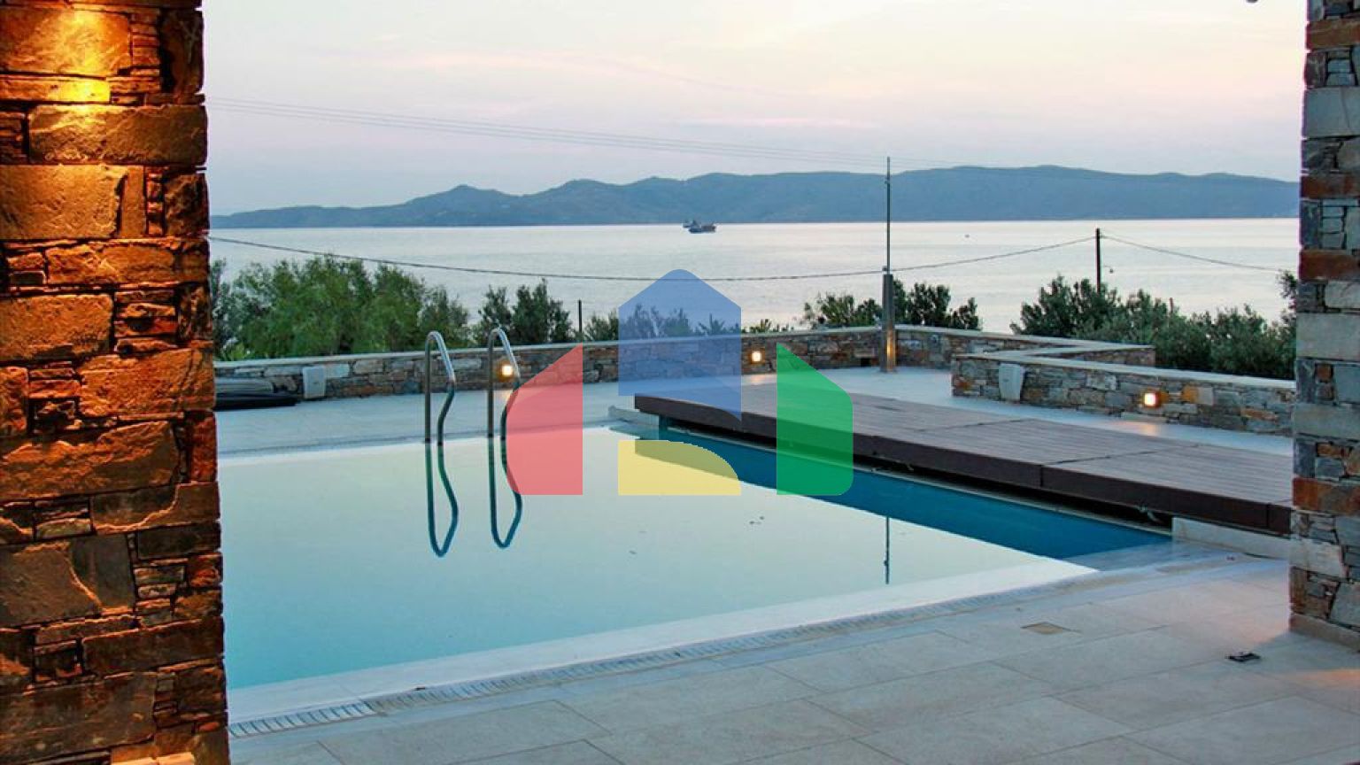 Продажа - Вилла 475 m² Эвия