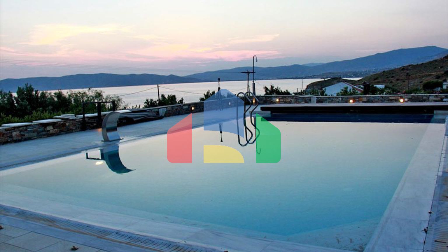 Продажа - Вилла 475 m² Эвия