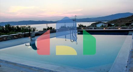 Продажа - Вилла 475 m² Эвия