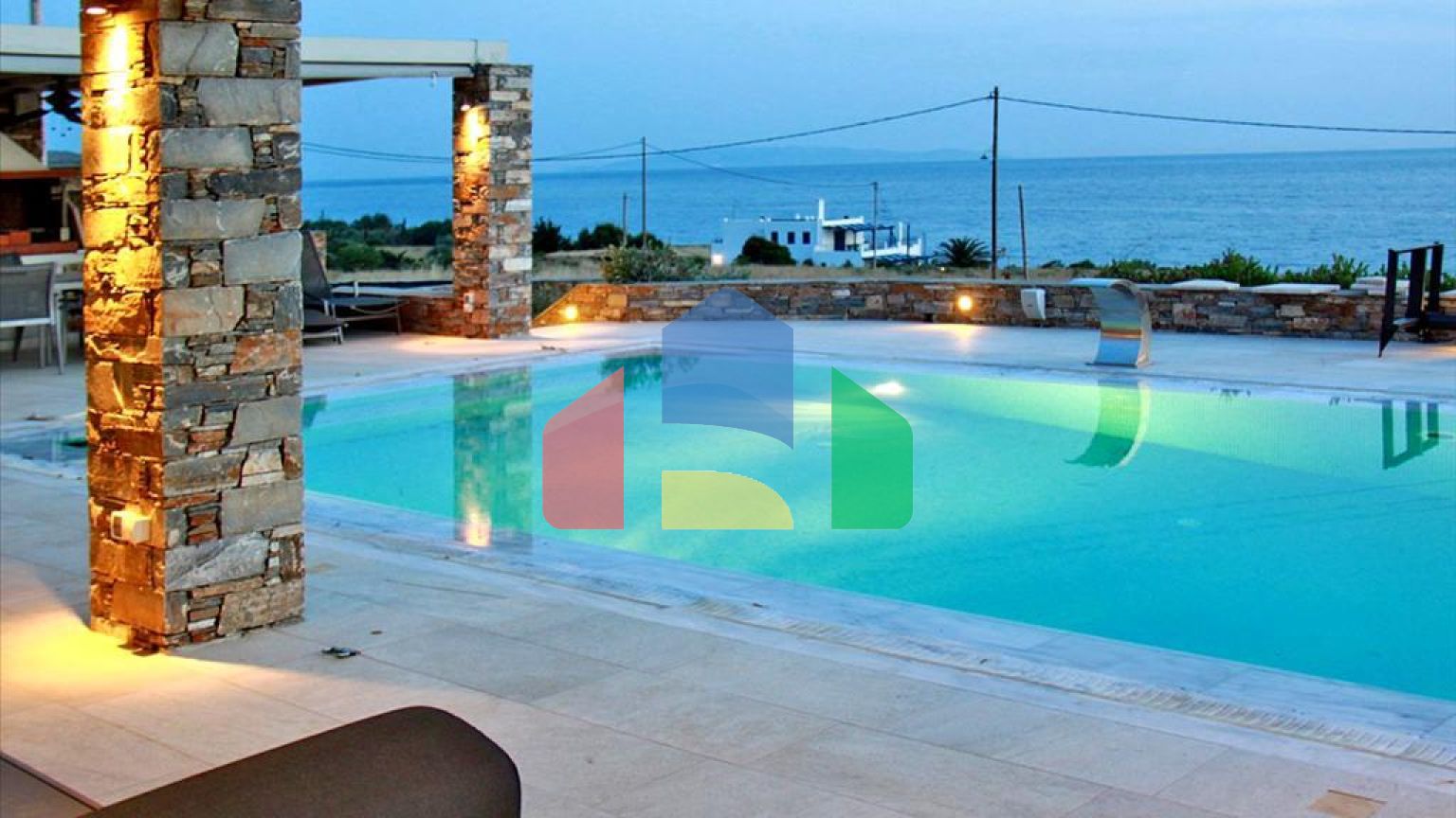 Продажа - Вилла 475 m² Эвия