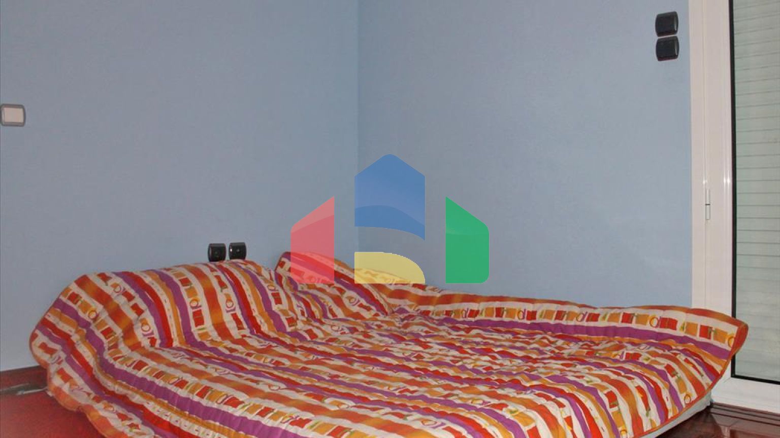 Продаж - Котедж 300 m² Евія