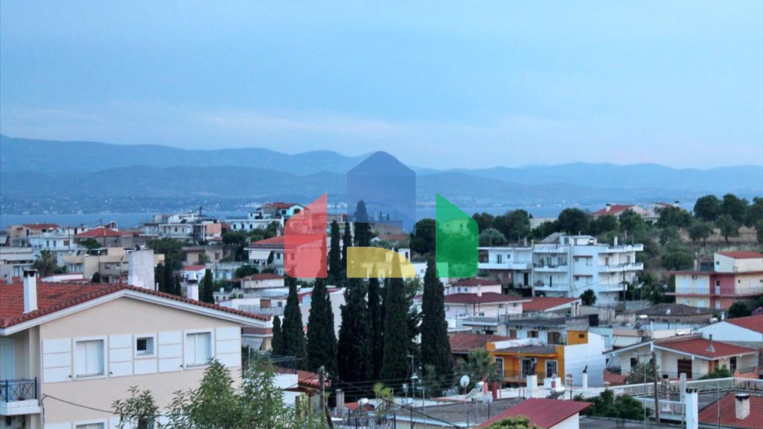 Продаж - Котедж 300 m² Евія