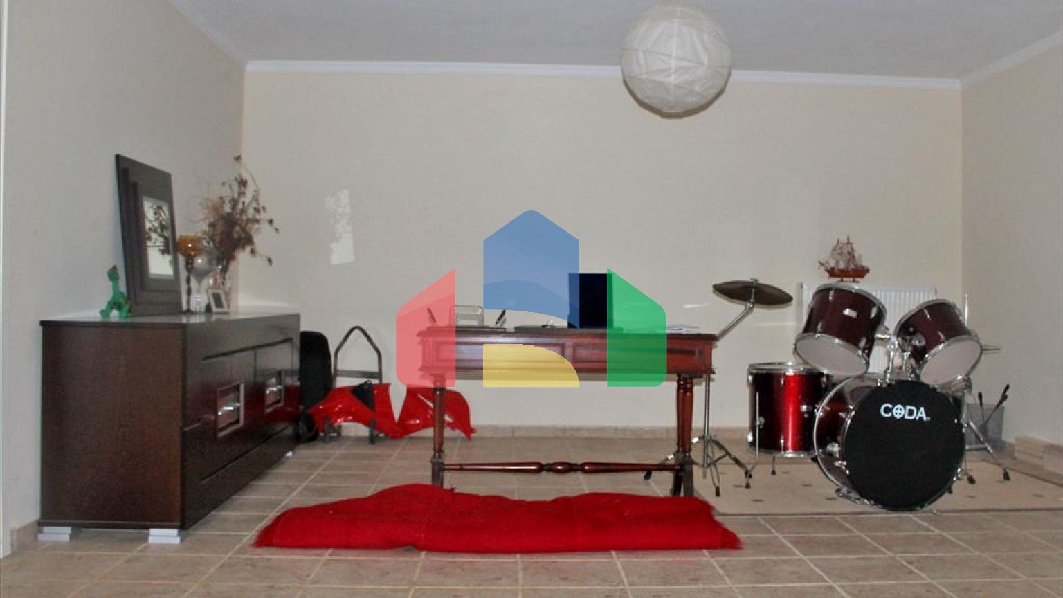 Продаж - Котедж 300 m² Евія