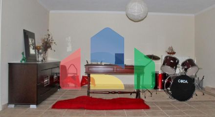 Продаж - Котедж 300 m² Евія