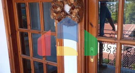 Продаж - Котедж 250 m² Евія