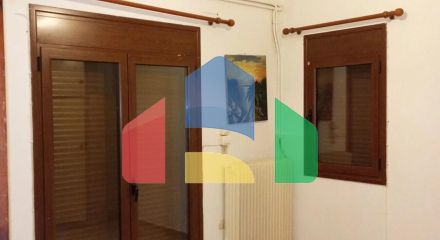 Продаж - Котедж 250 m² Евія