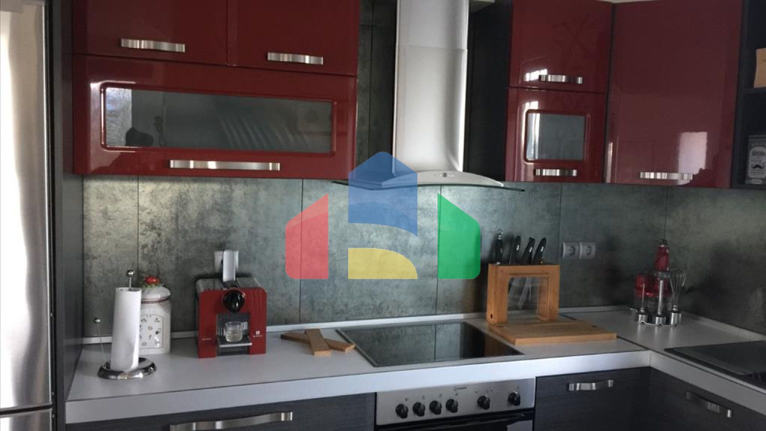 Продаж - Котедж 320 m² Евія