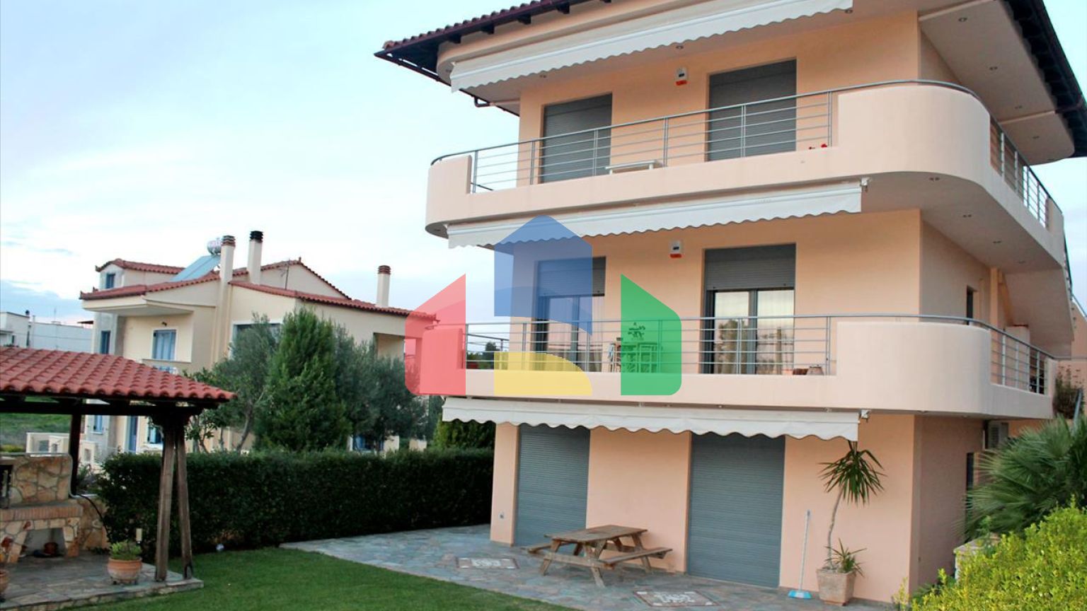 Продажа - Квартира 130 m² Эвия