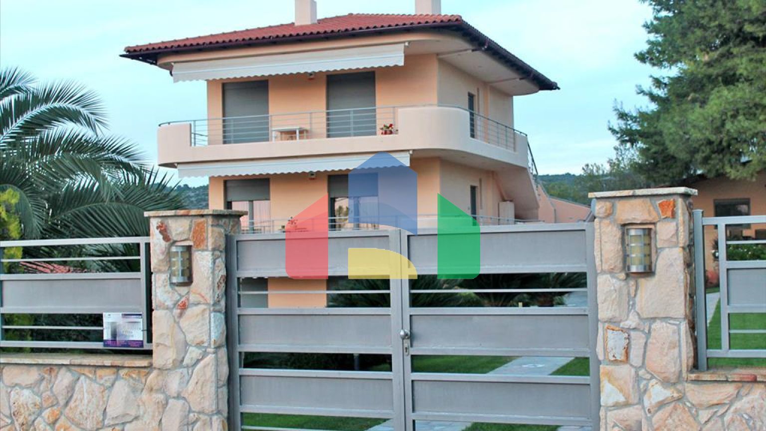 Продажа - Квартира 130 m² Эвия