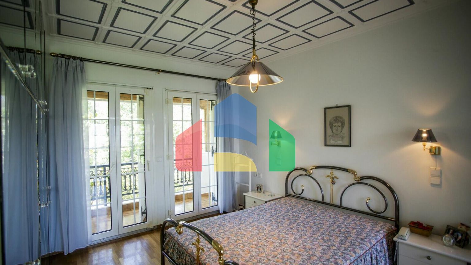 Продаж - Котедж 250 m² Евія