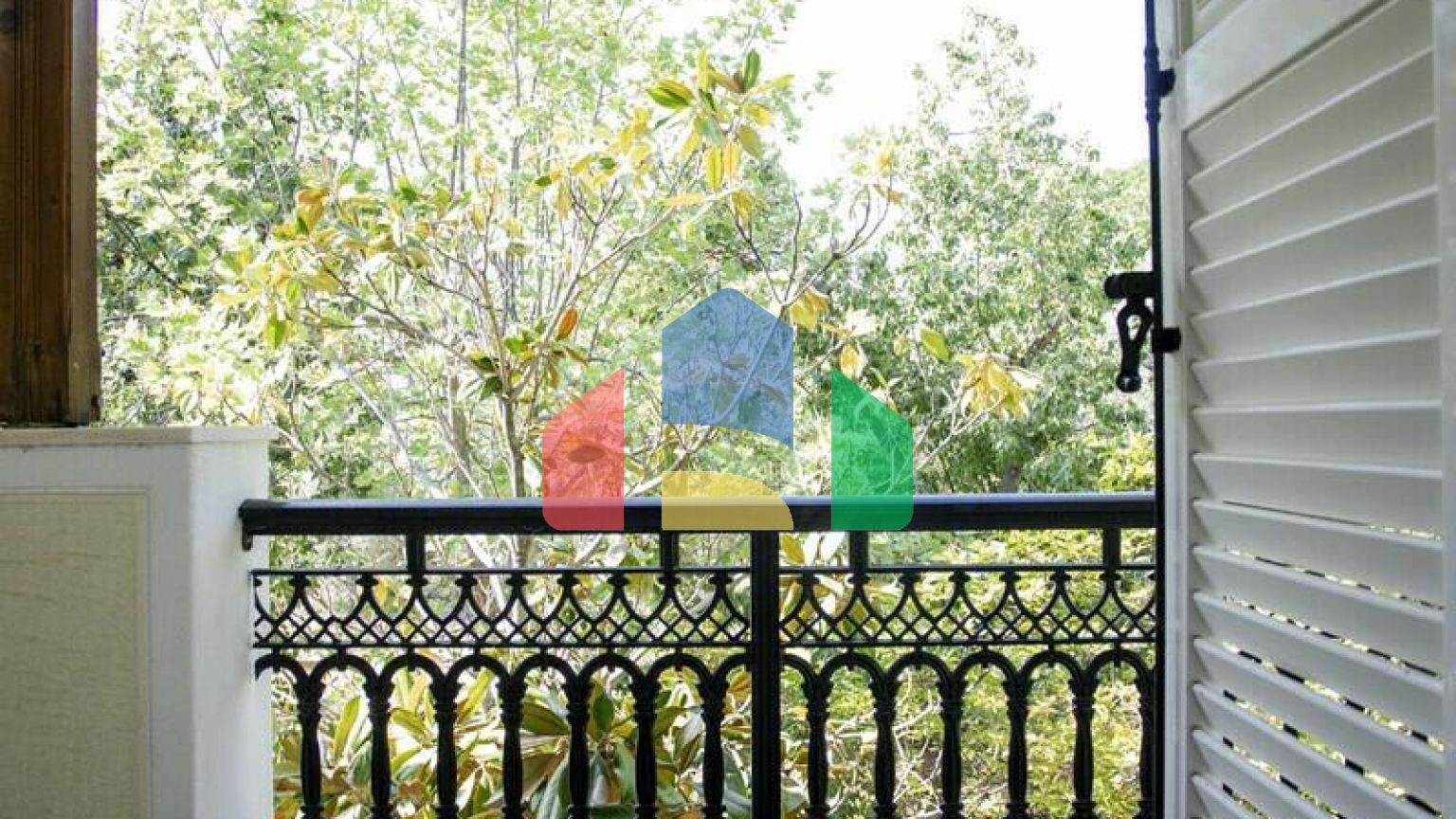 Продаж - Котедж 250 m² Евія