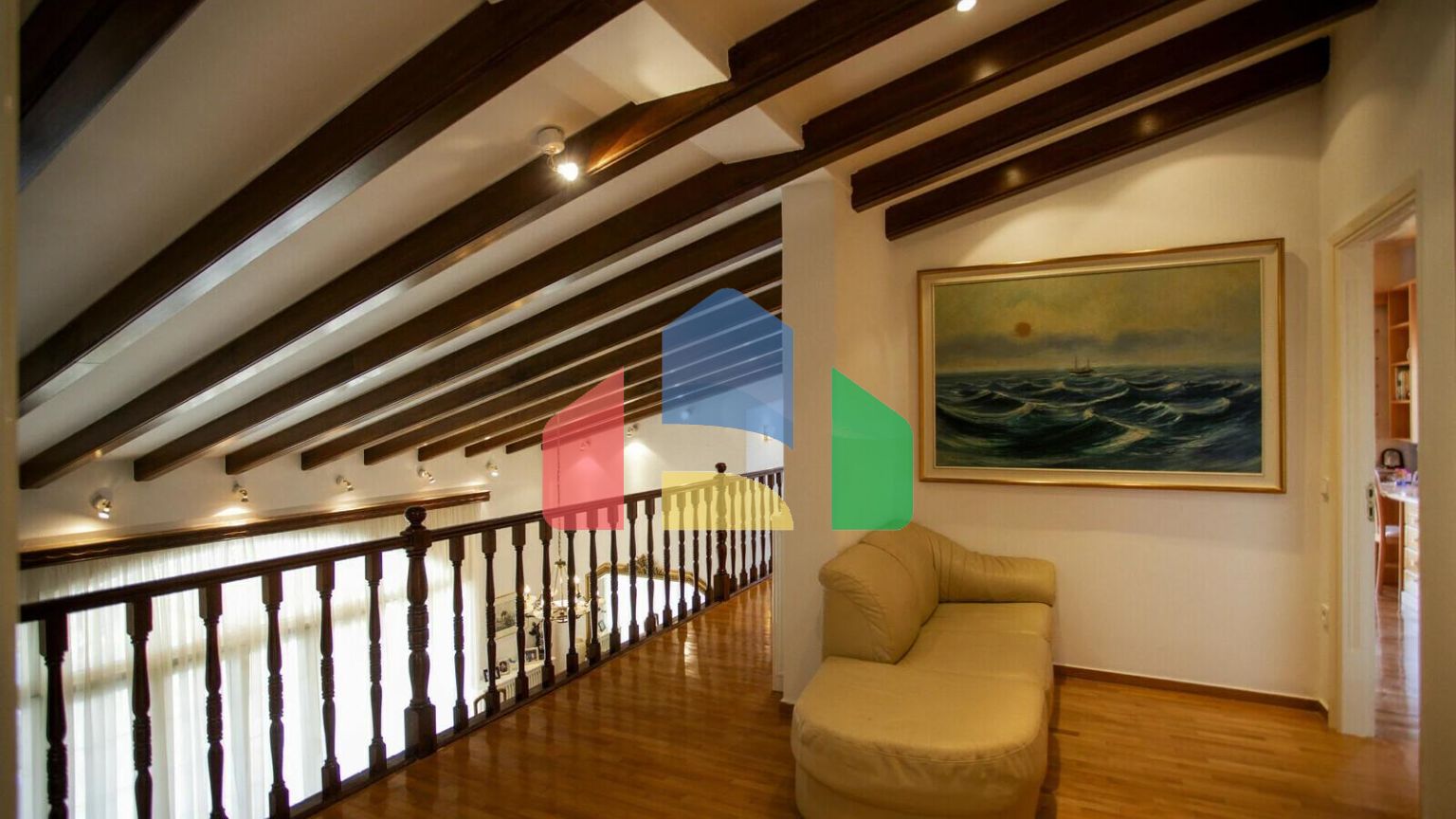 Продаж - Котедж 250 m² Евія