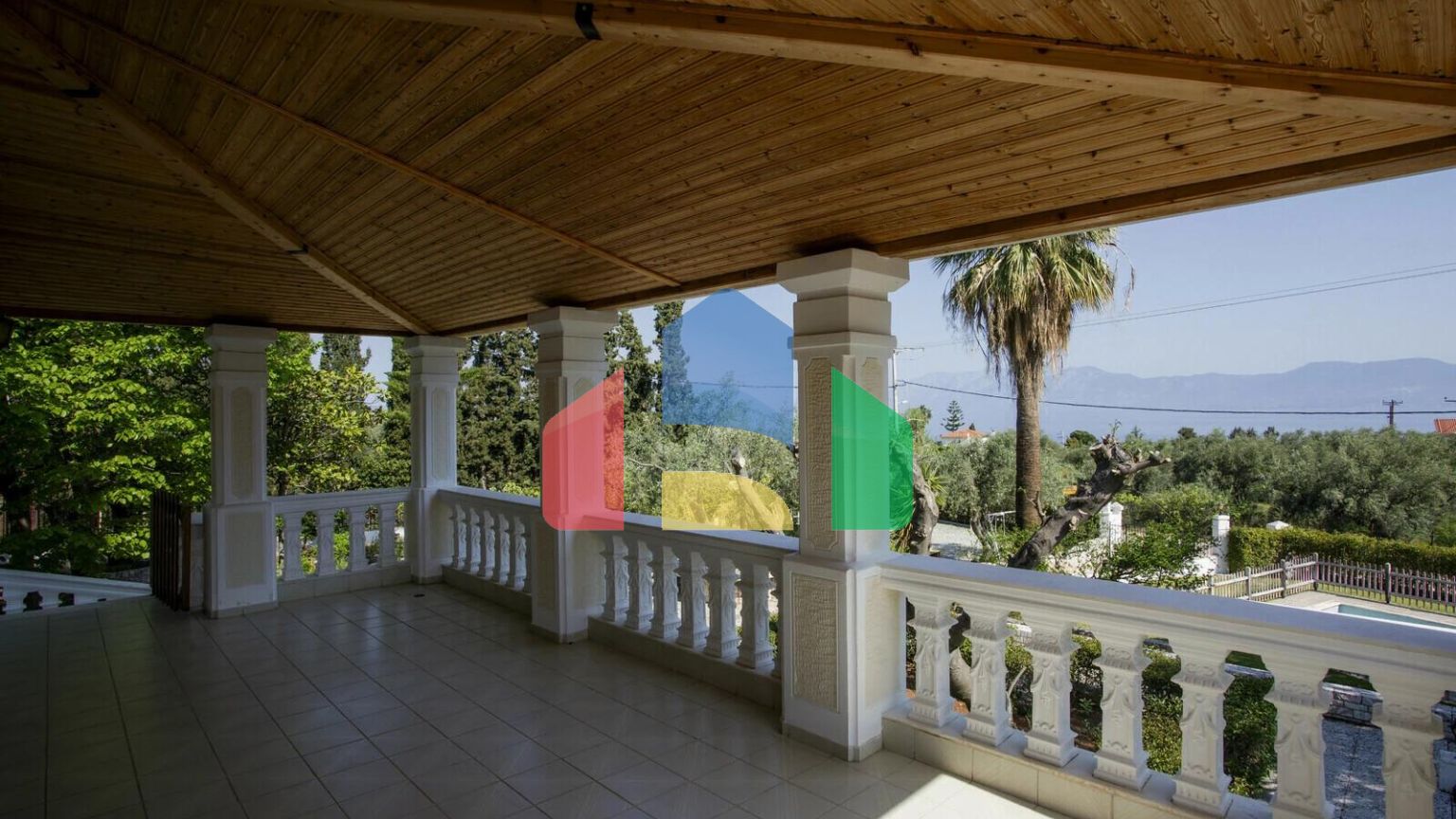 Продаж - Котедж 250 m² Евія