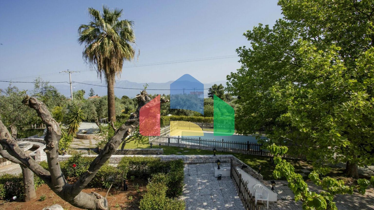 Продаж - Котедж 250 m² Евія