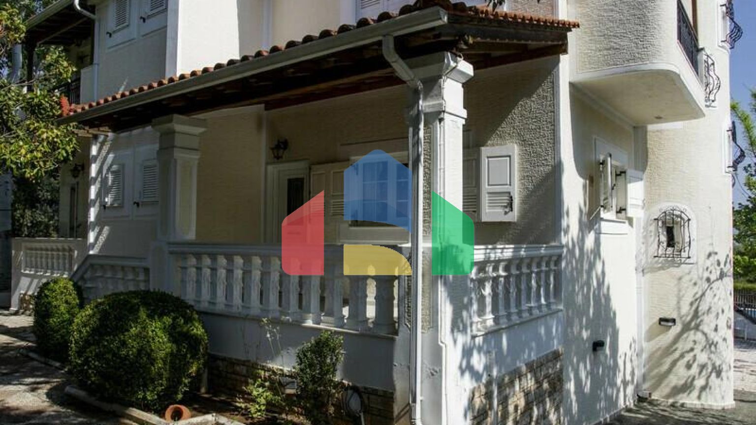 Продаж - Котедж 250 m² Евія