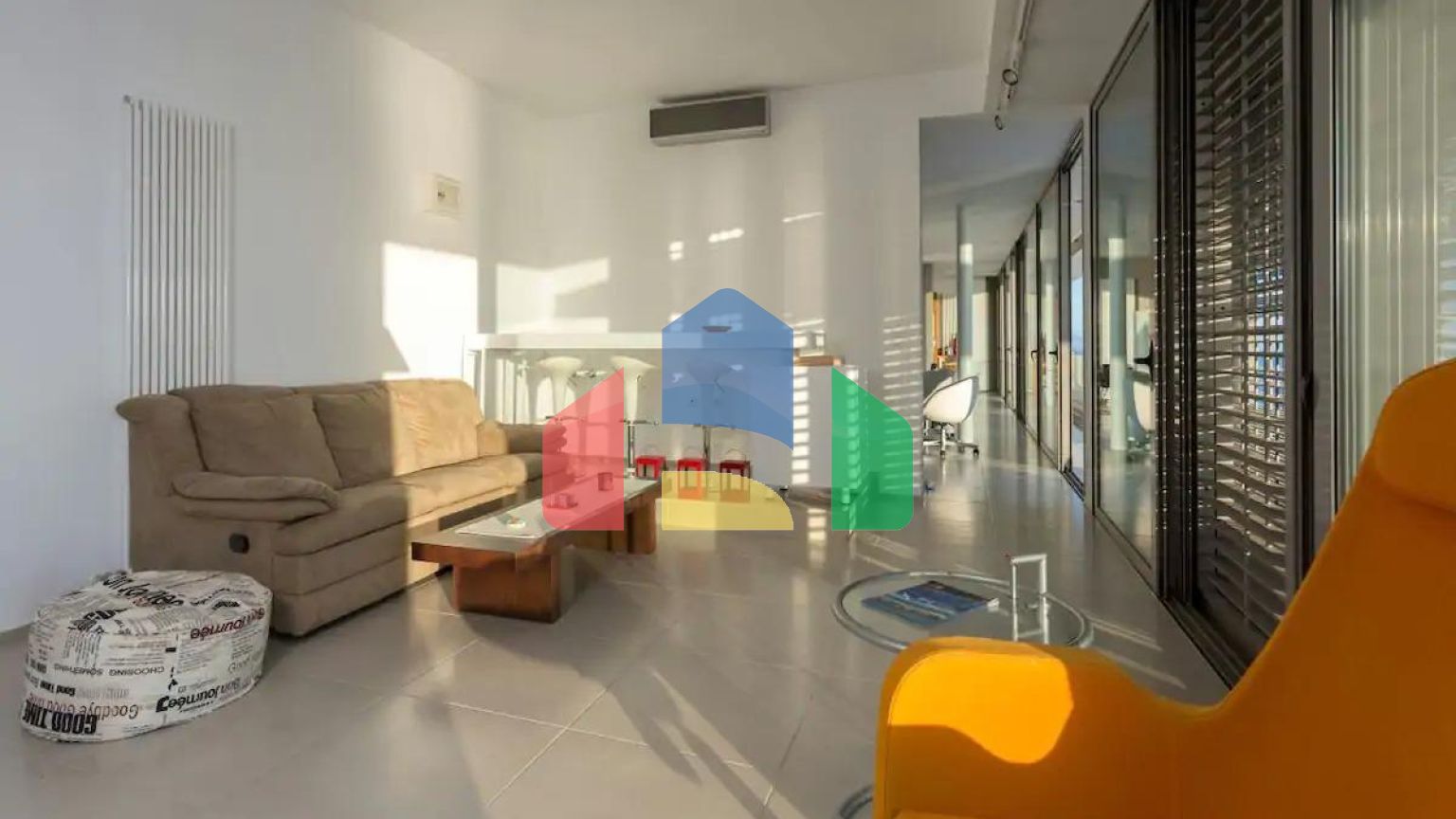 Продажа - Вилла 600 m² Эвия