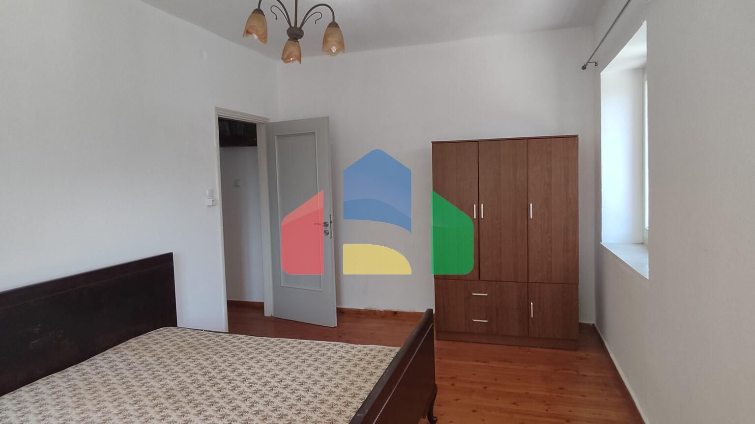 Продаж - Котедж 135 m² Евія